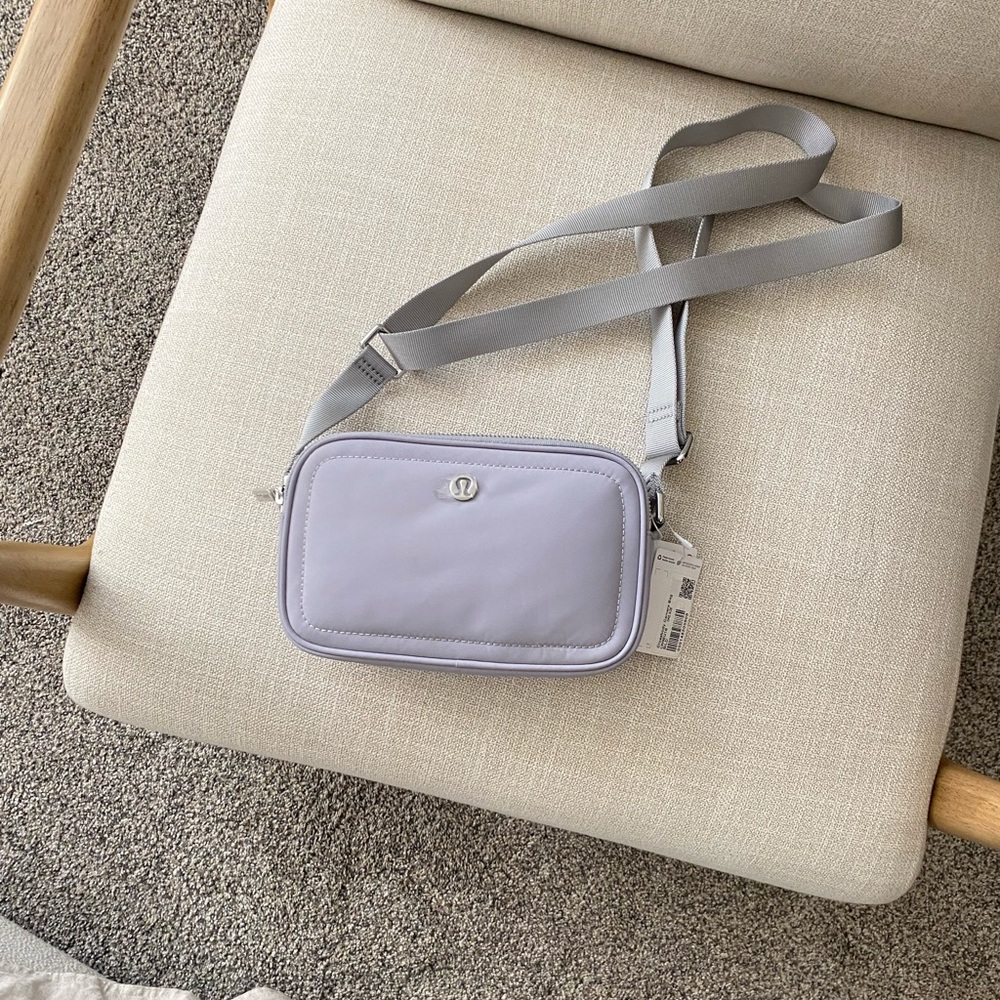 lululemon Crossbody Camera Bag Silver drop